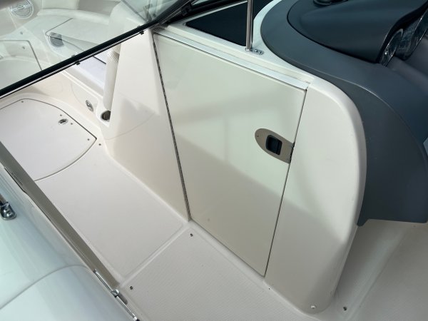 Used 2010 Sea Ray 260 Sundeck Power Boat for sale